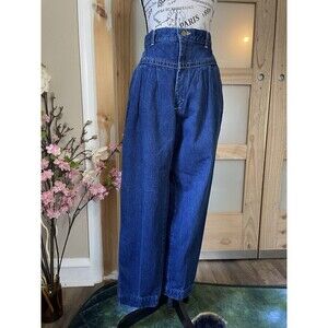 Vintage 1980's Lee Pleated Medium Washed High Waisted Jeans size 11M USA Hipster